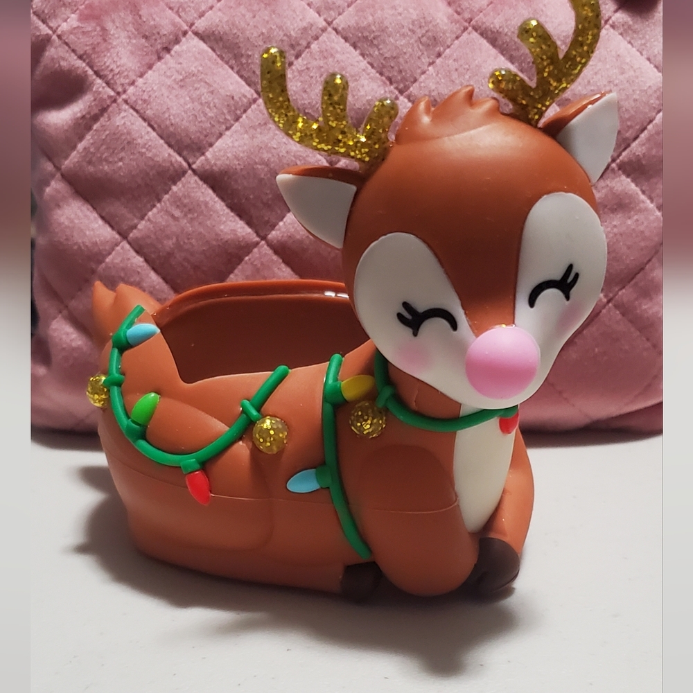 Reindeer soap holder
